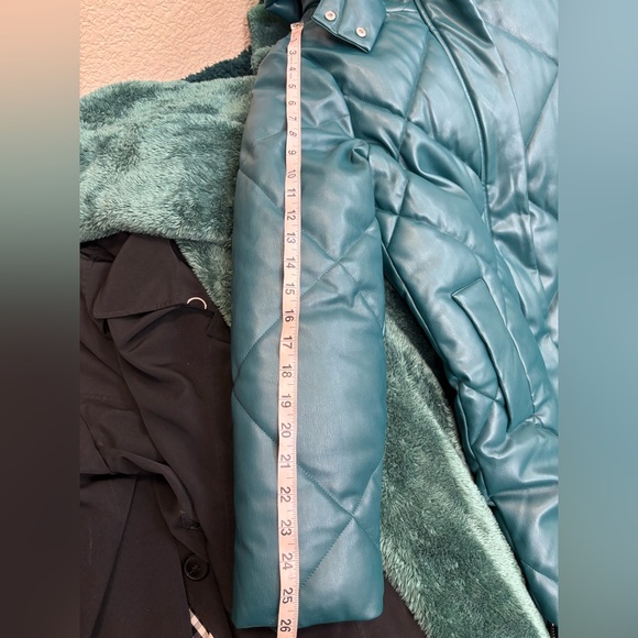 NWT Rebecca Minkoff Women’s Quilted Long Hooded Puffer Coat Sz M Deep Sea Color - Picture 13 of 14